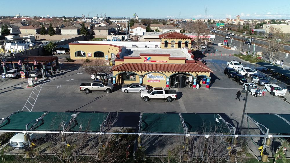 Sparkles Express Car Wash and Quick Lube: 18440 County Road 102, Woodland, CA 95776